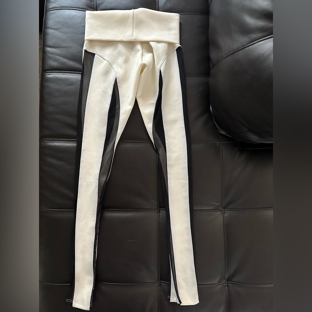 White leggings, mesh stripe detail